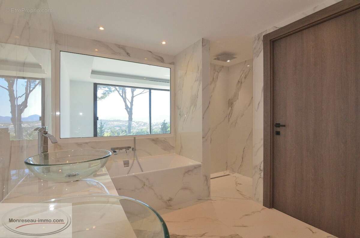 Maison à MOUGINS