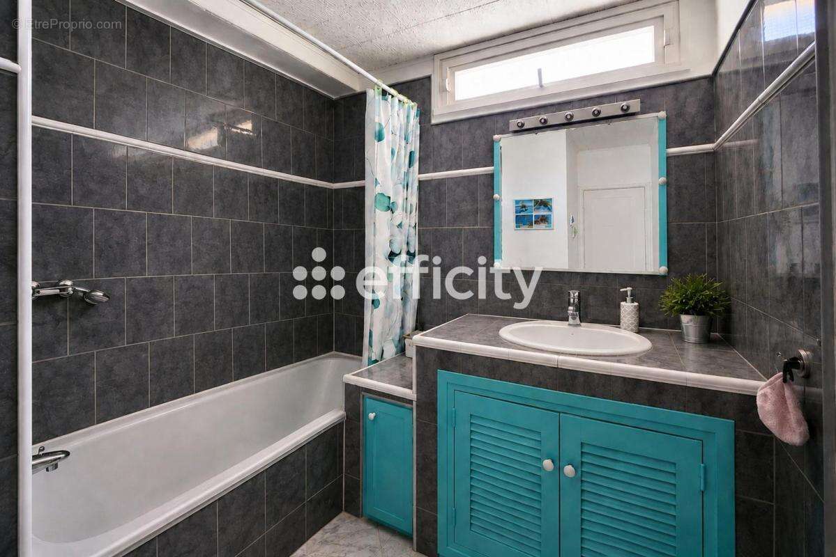 Appartement à MARSEILLE-11E