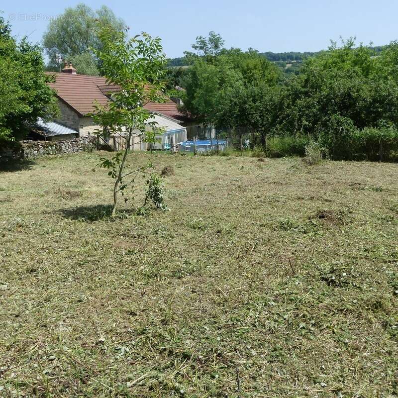 Terrain à POUILLY-EN-AUXOIS