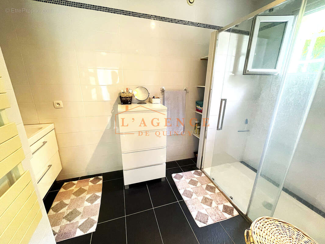 Maison à COUTEVROULT