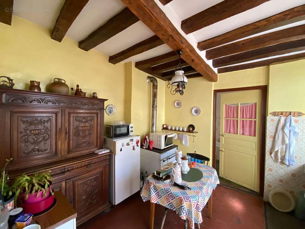 Maison 92 m² à Villeneuve-Sur-Yonne  - photo 2
