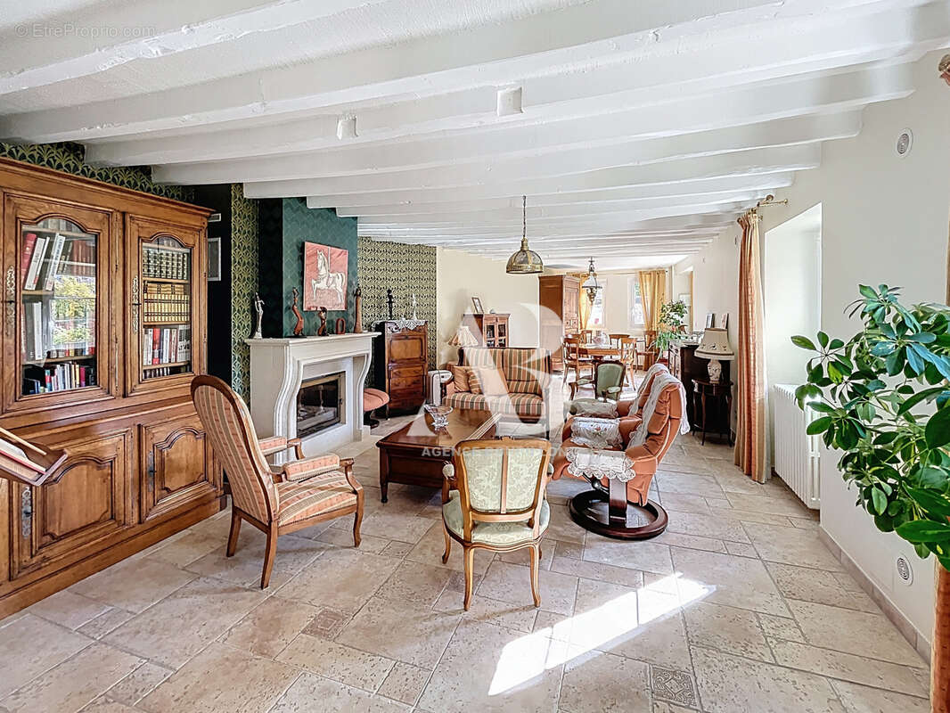 Maison à GRANDPUITS-BAILLY-CARROIS