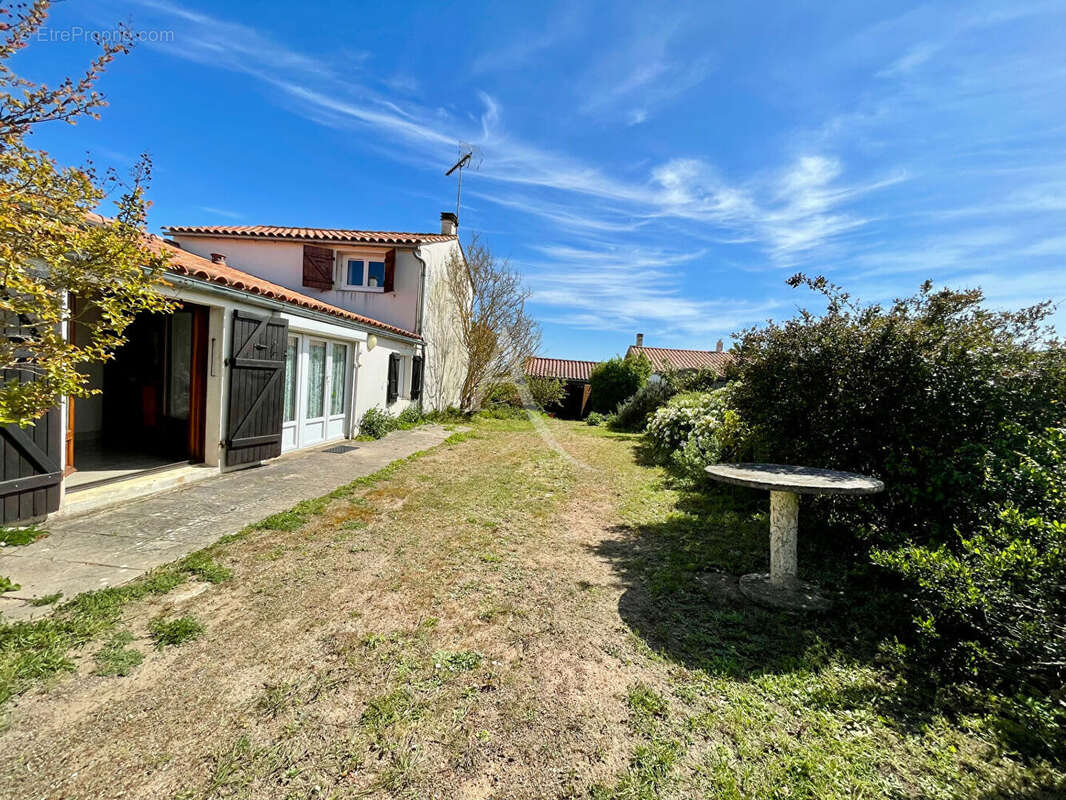 Maison à SAINT-MICHEL-EN-L'HERM