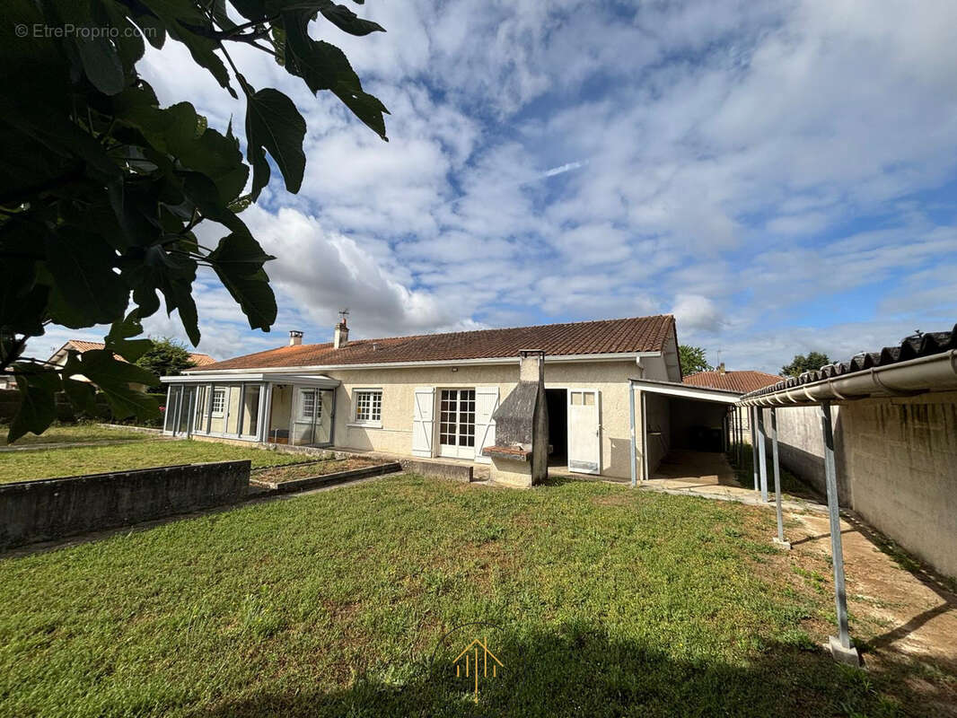 Maison de plain-pied - 140 m2 - 6 chambres - terrain clos - photo 3