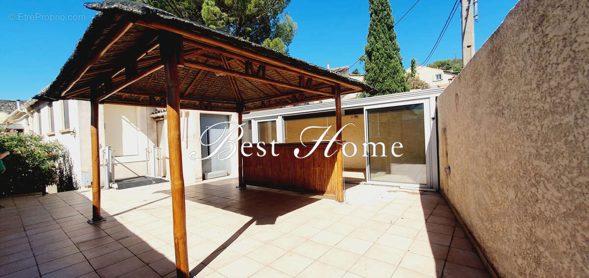 A vendre   CROIX DE FER Maison de ville de type 3 avec studio  et chambre indépendante,  Terrasses et garage - photo 3