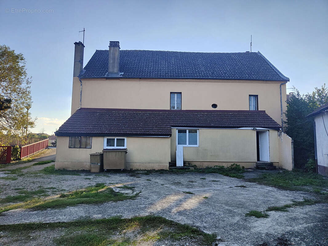 Maison à VARENNES-SUR-ALLIER