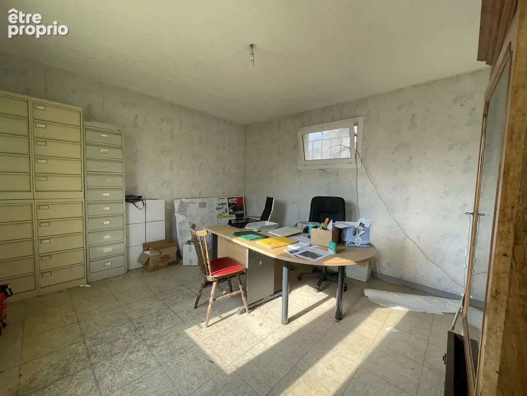 Ensemble immobilier avec deux maisons, un entrepôt et terrain constructible - photo 13