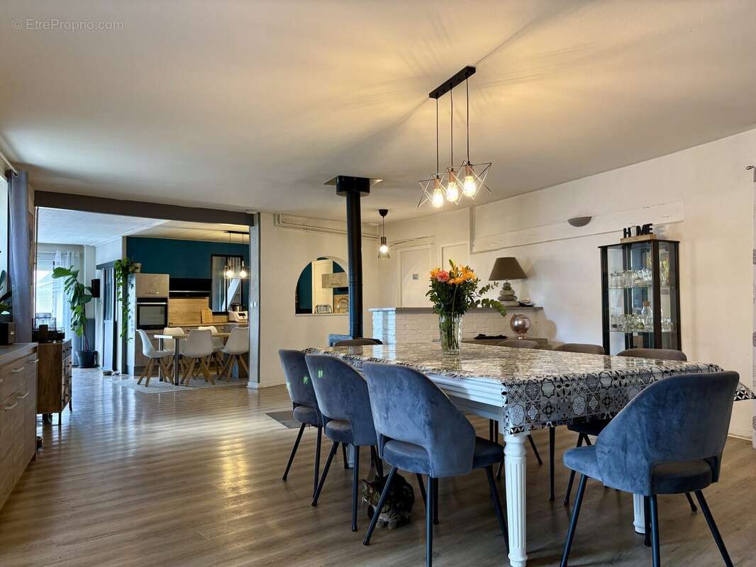 Maison 230 m² à Bantanges  - photo 6