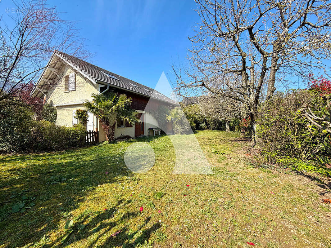 Maison à BRISON-SAINT-INNOCENT