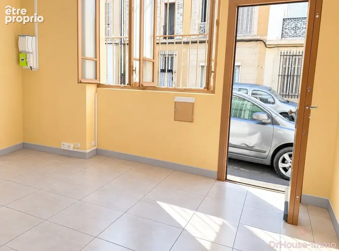 Commerce 200 m² à vendre à Marseille-15e (13015) - photo 2