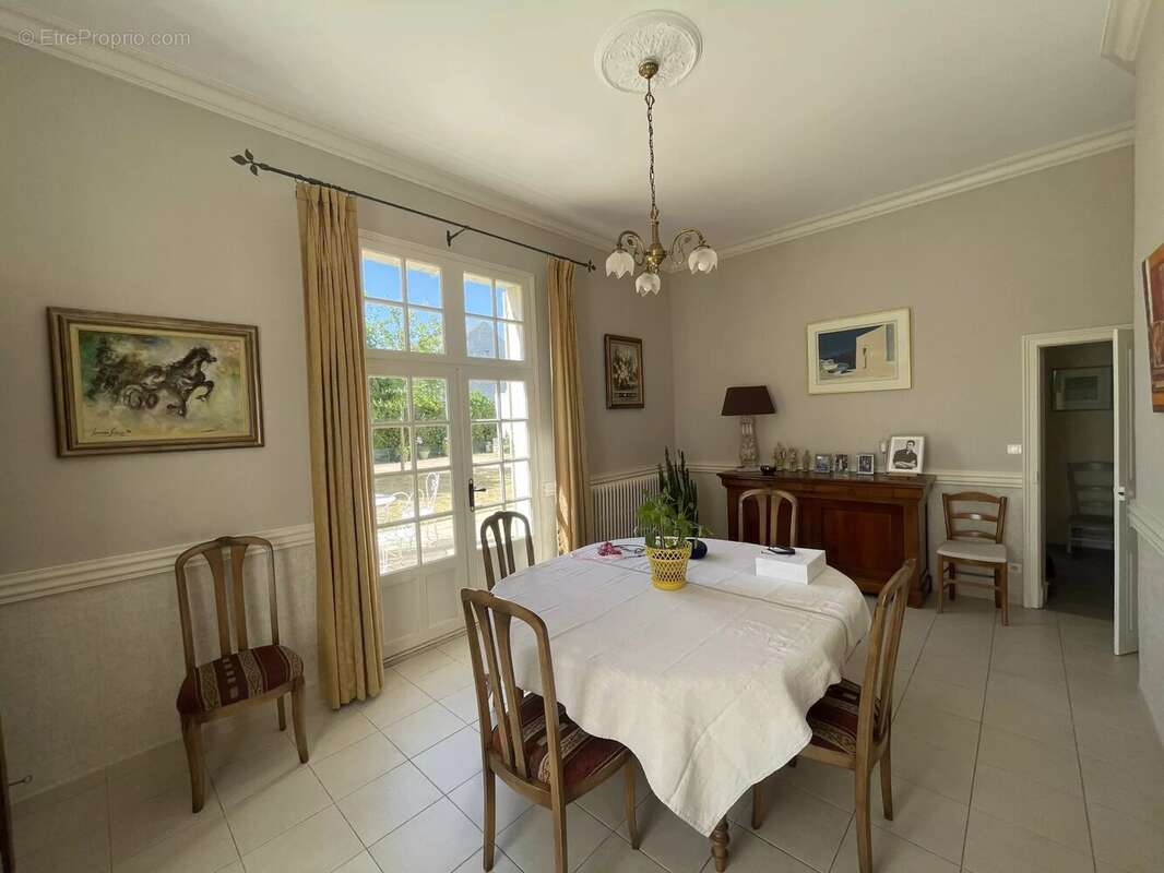 Maison à MONTREUIL-BELLAY