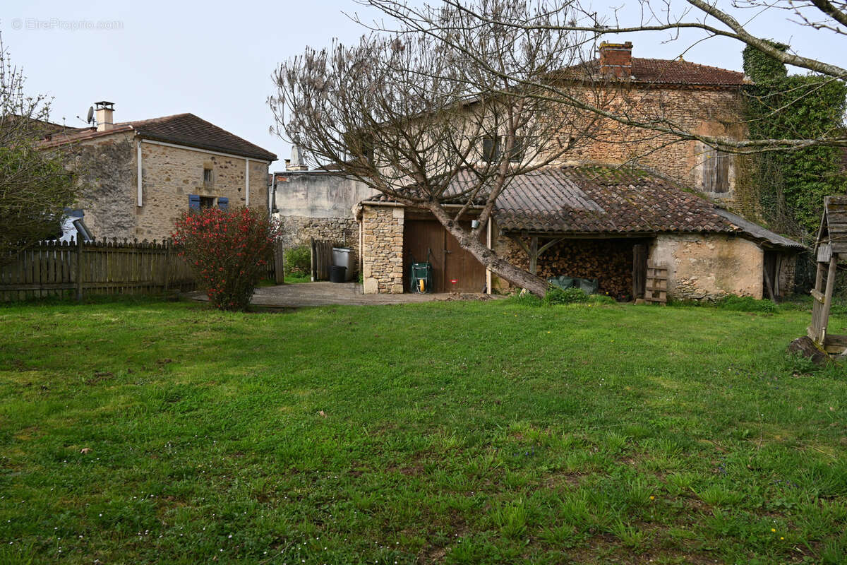 Maison à SAUVETERRE-LA-LEMANCE