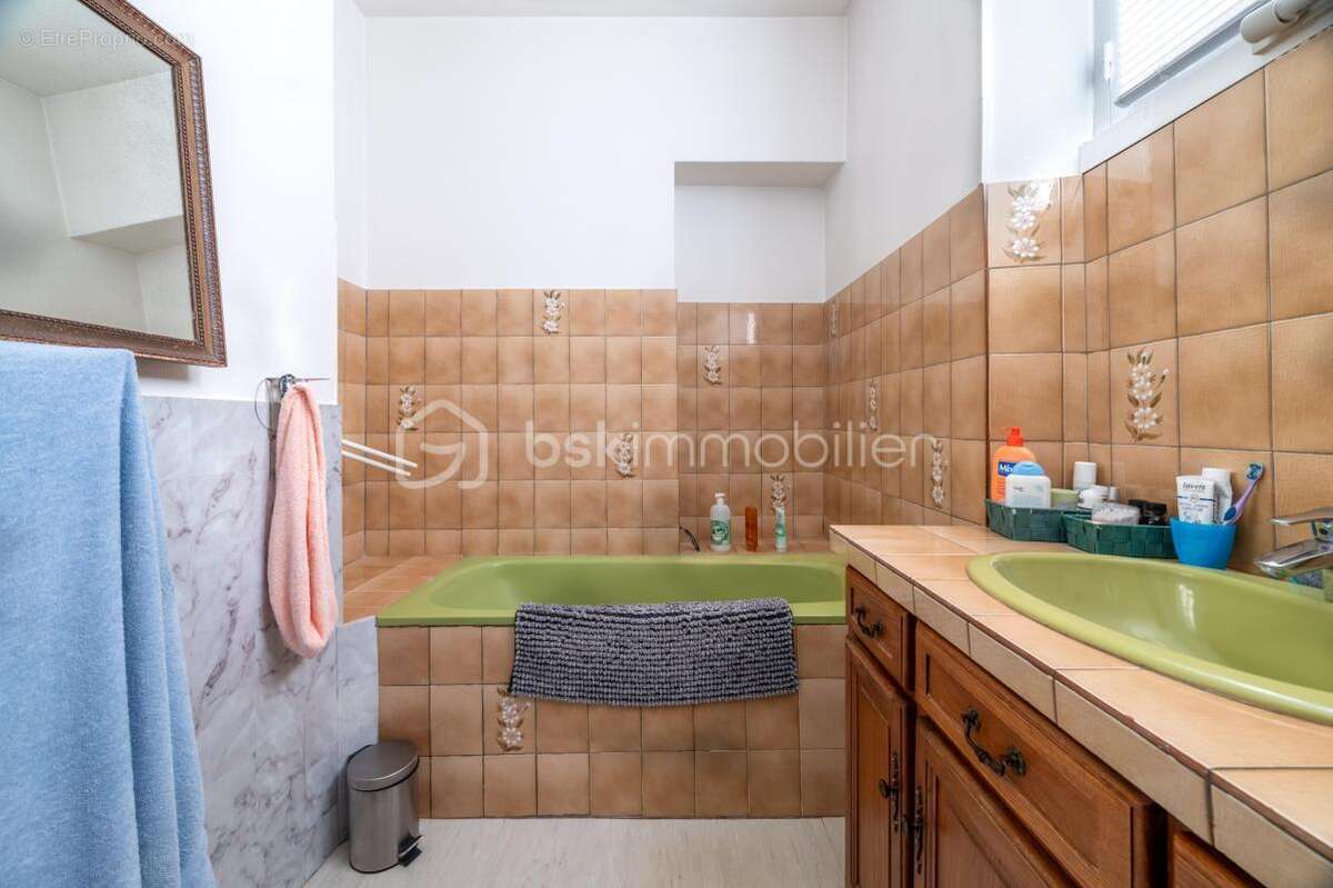 Maison de caractère – 121 m² – 3 chambres – cour intérieure – grenier aménageable – Buzançais - photo 14