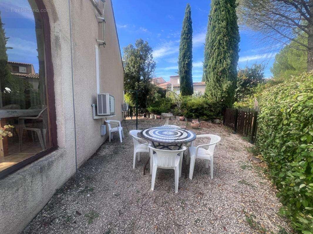 Maison à SAINT-SAUVEUR-DE-CRUZIERES