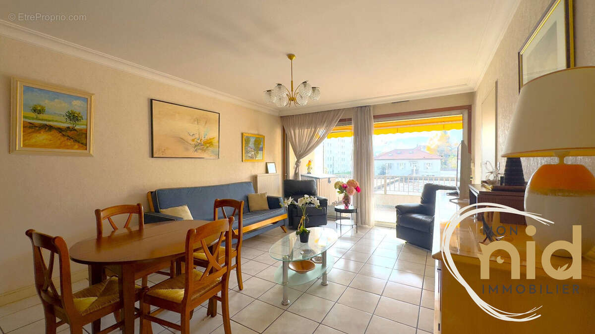 Appartement à MEYLAN