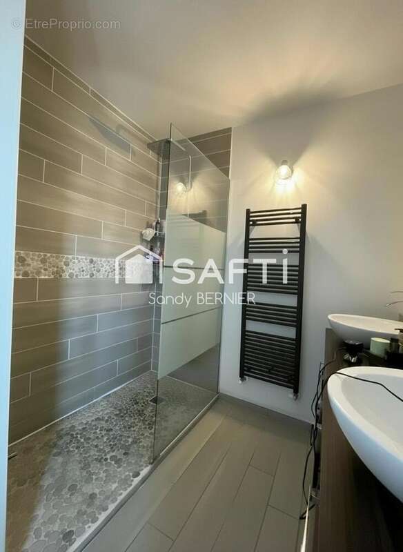 Maison 212 m² à Migne-Auxances  - photo 9