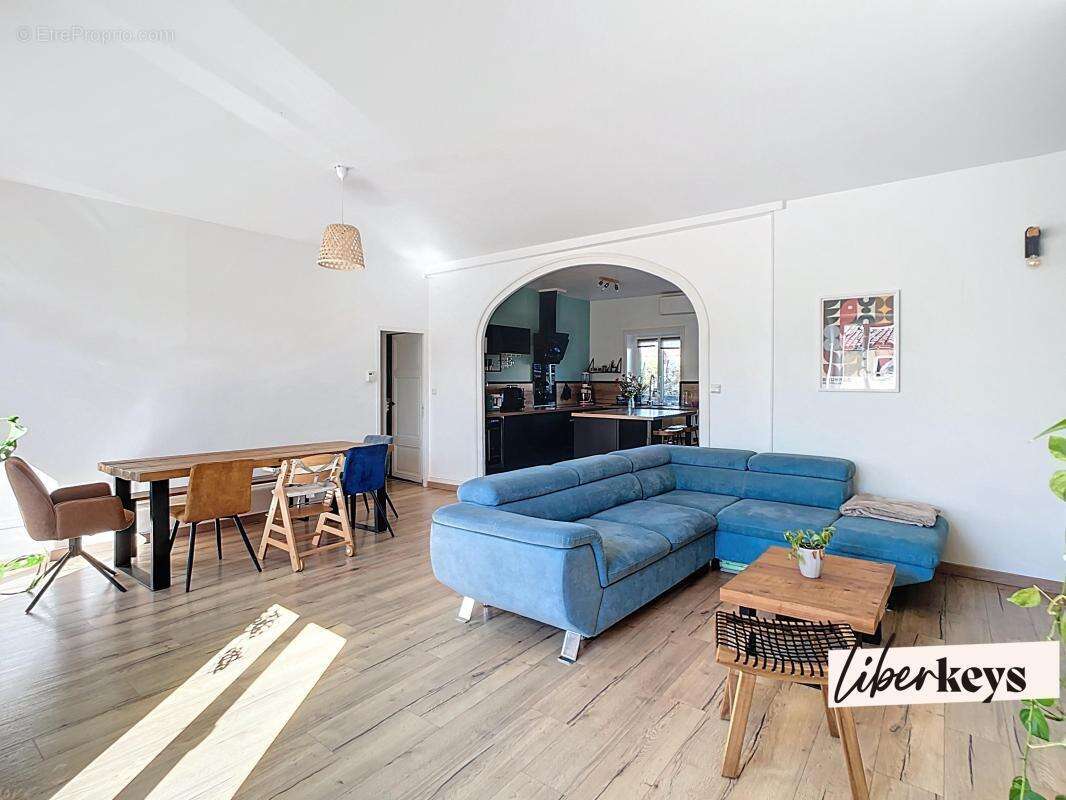Appartement à CAILLOUX-SUR-FONTAINES