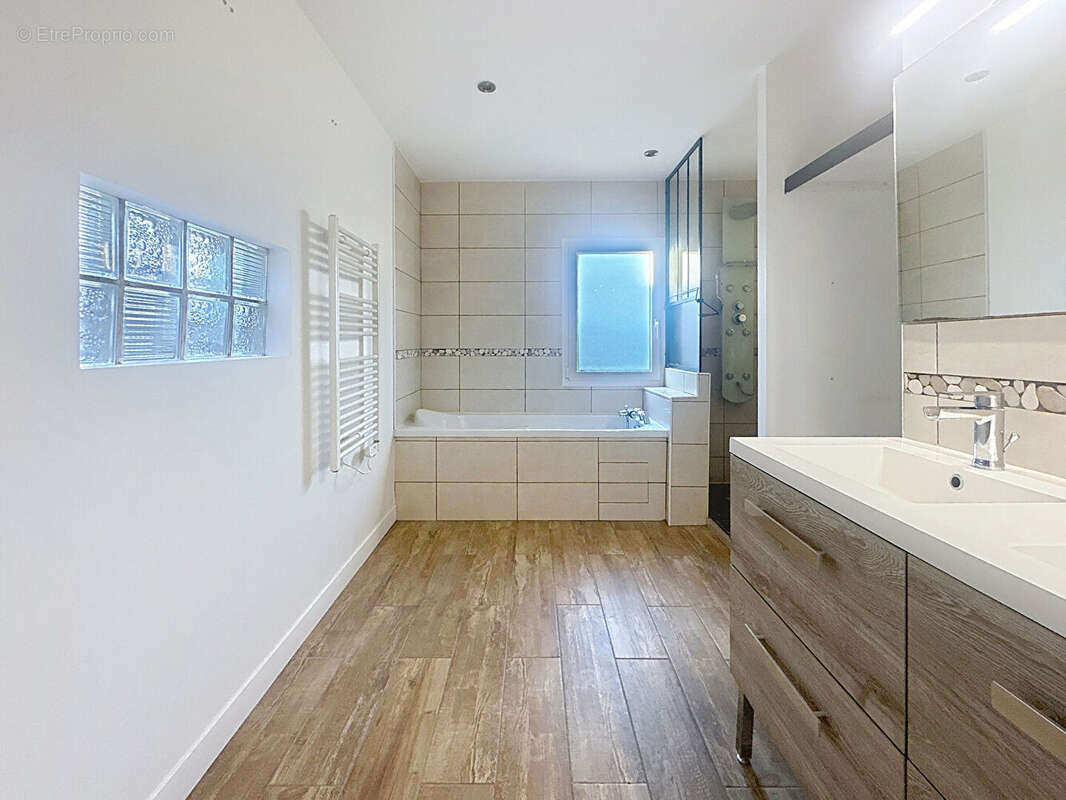 Maison à SAINT-MEDARD-EN-JALLES