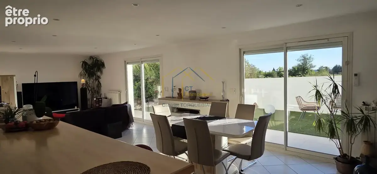 Grande villa avec 5 chambres, piscine et vue dégagée - photo 7