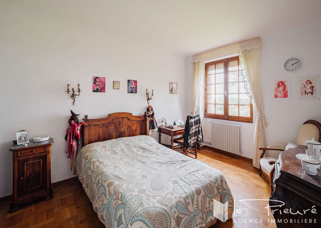 Maison à MIRANDOL-BOURGNOUNAC