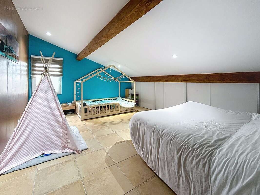 Maison à BRUGUIERES