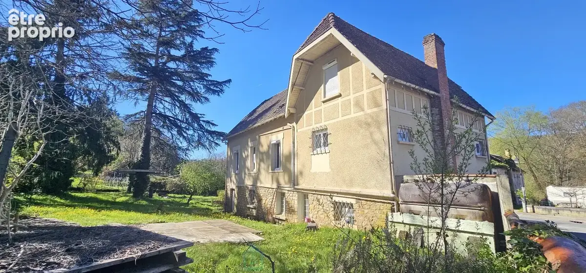 Maison de village  180 m² habitables  Terrain d'environ 1 400 m² - photo 3