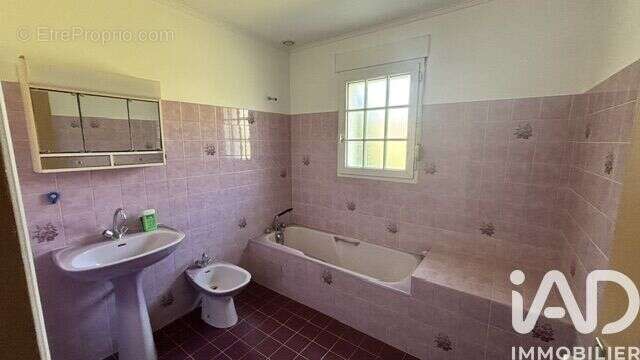 Maison 104 m² à Saint-Coulitz  - photo 6