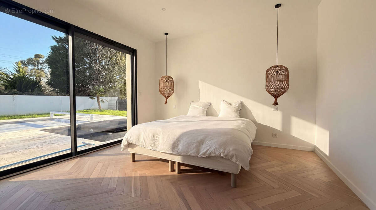 Maison à SAINT-CYR-SUR-LOIRE