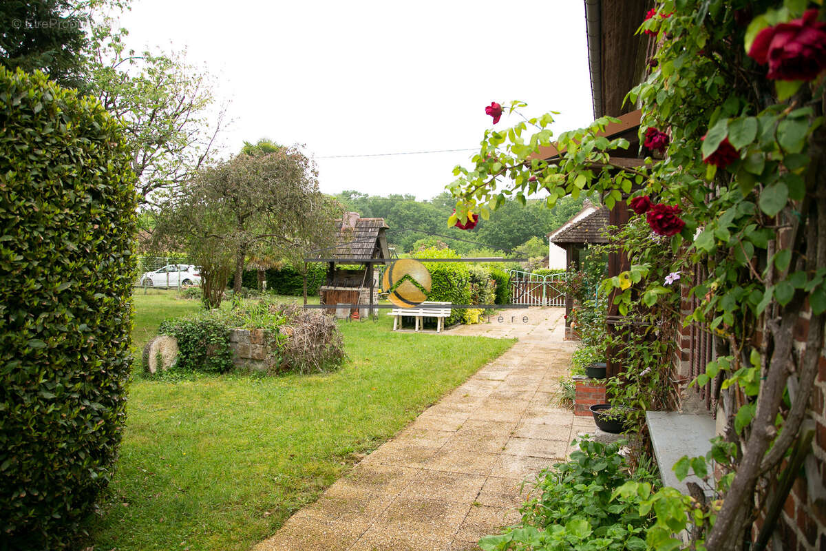 Maison à LA HAYE-MALHERBE