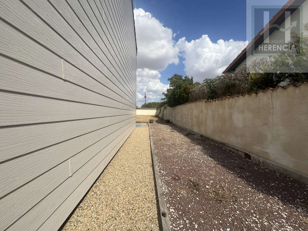 Maison sur sous-sol 140m2 située à La boixe, Vars - garage- jardin clos - photo 17