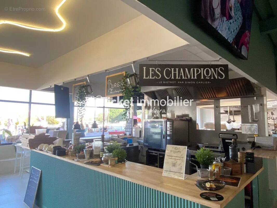 Commerce à CORNEBARRIEU