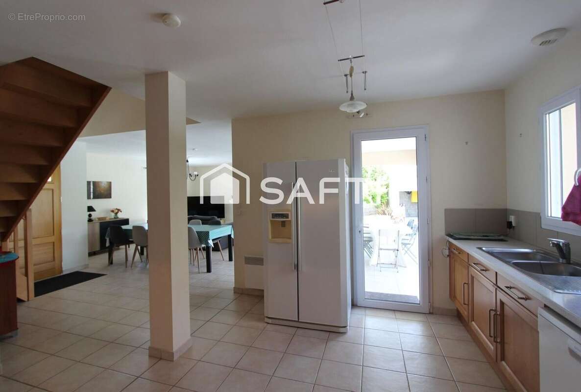 Maison 113 m² à La Caillere-Saint-Hilaire  - photo 5