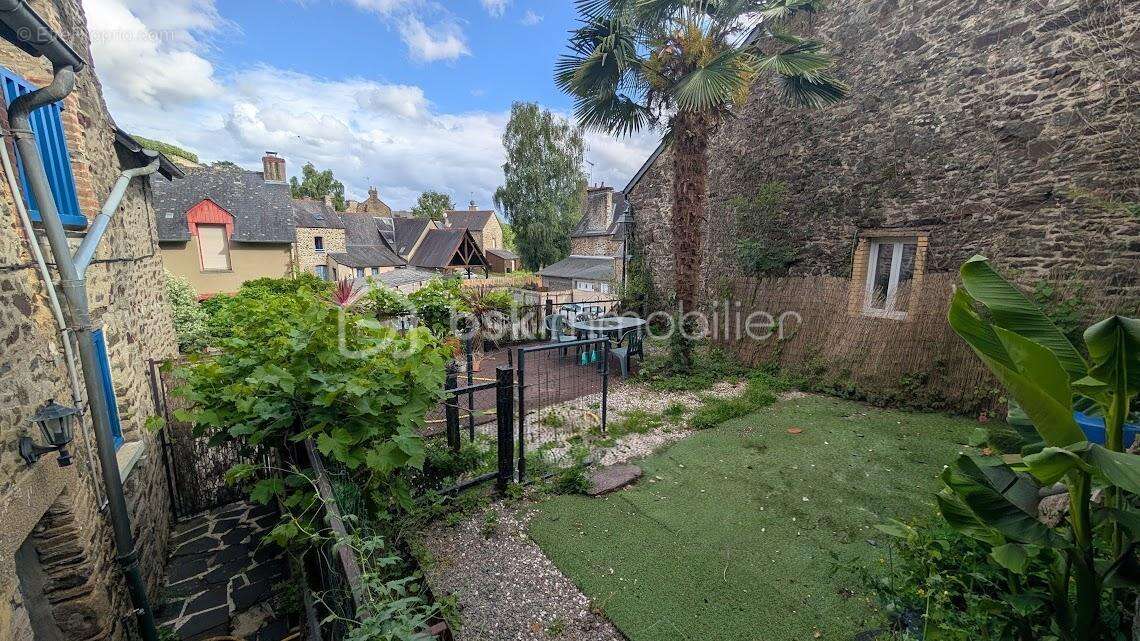 Maison à FOUGERES