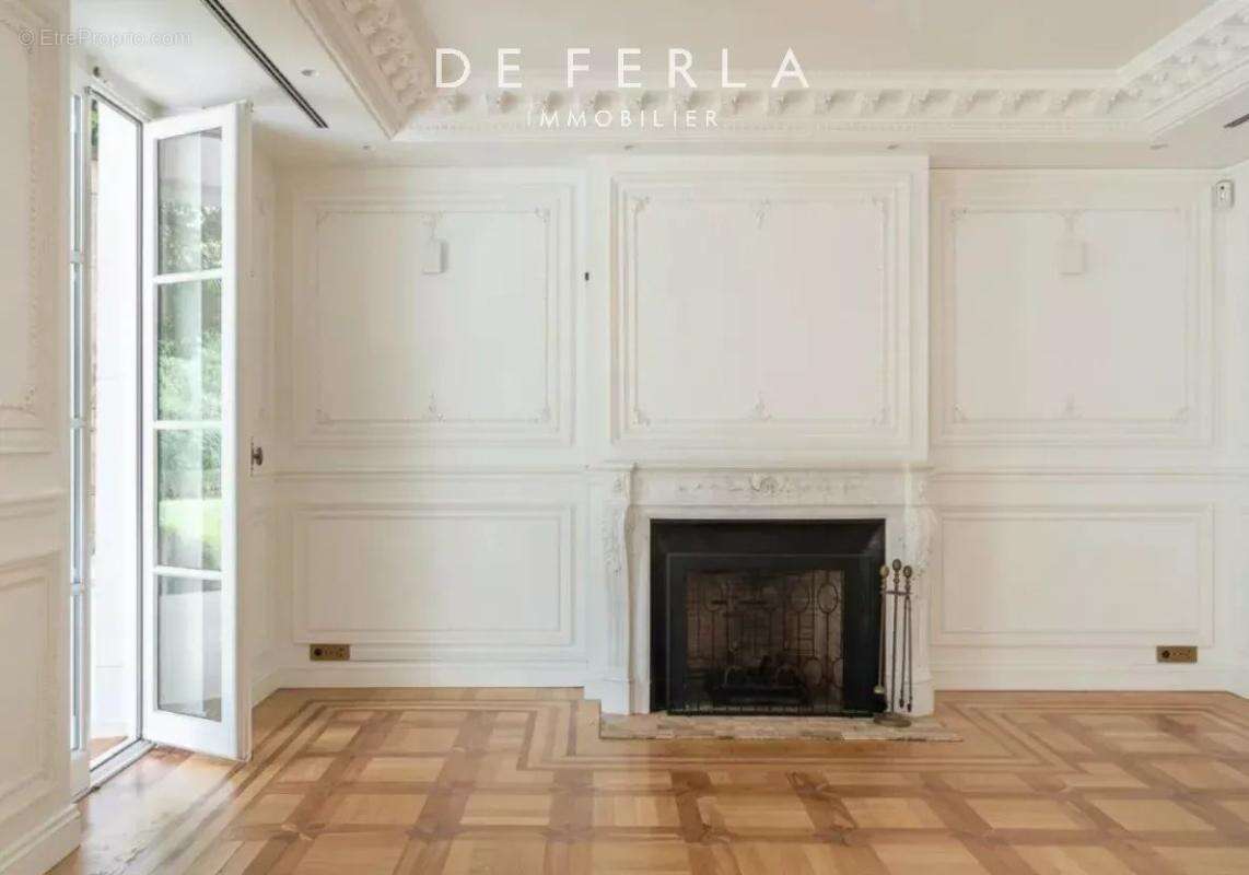 Maison à NEUILLY-SUR-SEINE