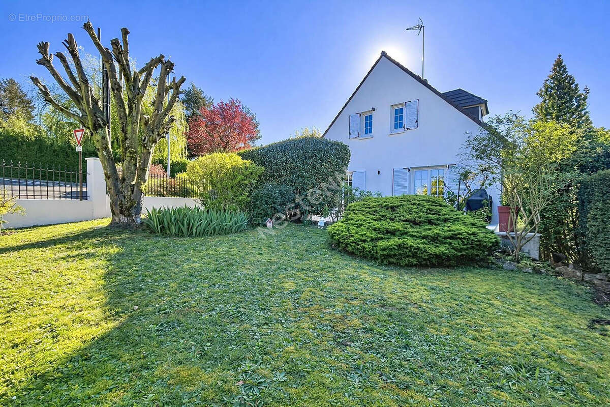 Maison à CHAUMONTEL