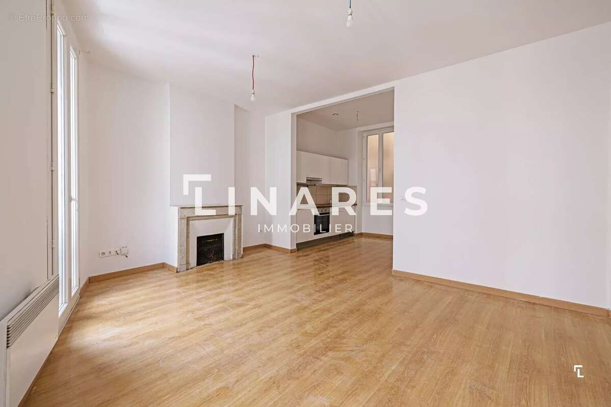Appartement à MARSEILLE-1E