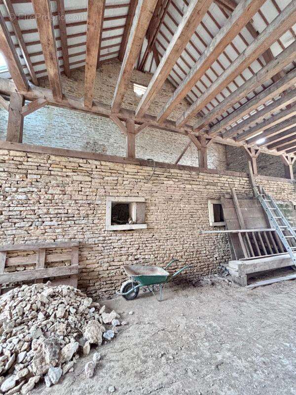 À Vendre – Dijon Nord, PICHANGES , Grange de caractère à réinventer - photo 6