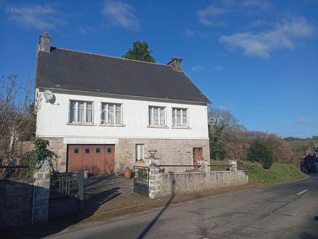 Maison à SAINT-SERVAIS