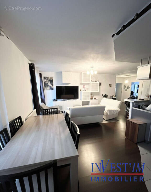 Appartement à SAINT-GENIS-LAVAL