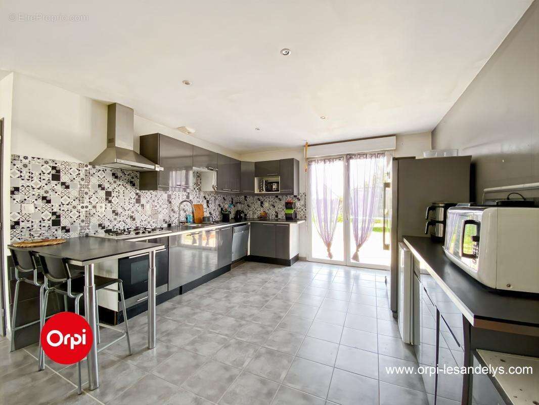 À Vendre Pavillon RT2012 - séjour (42 m²)  3 chambres  Terrain 812 m² - photo 13