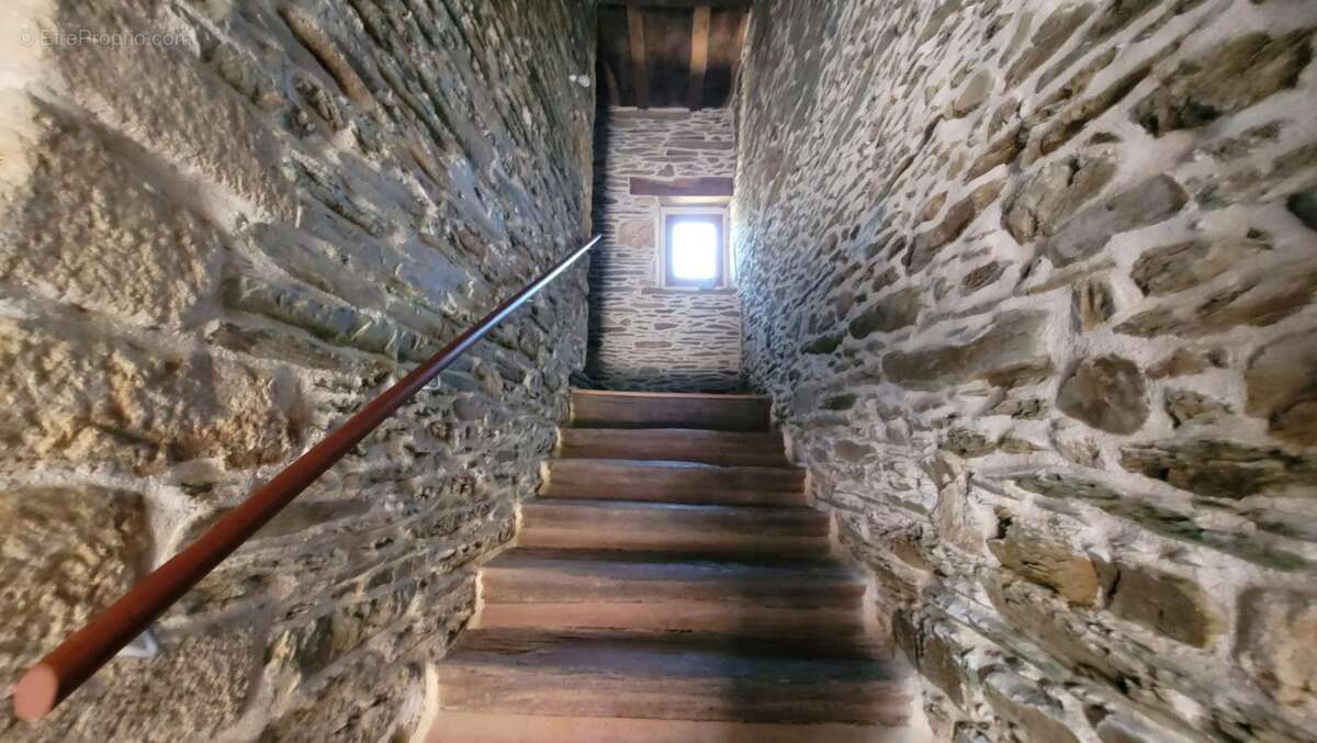 Maison à MERLEAC