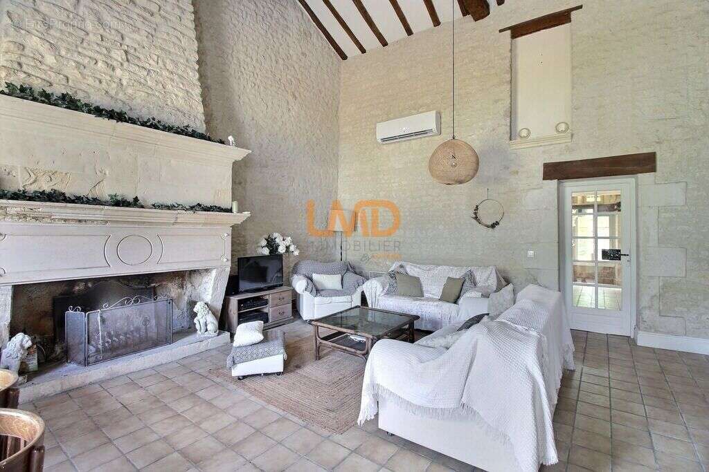 Demeure ancienne rénovée avec piscine - photo 9