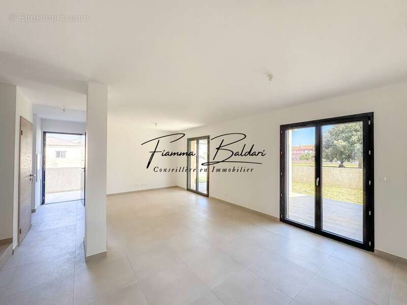 À vendre Maison T4 en duplex de 86m² neuve avec garage, Folelli, Penta di Casinca, Haute-Corse (20) - photo 7