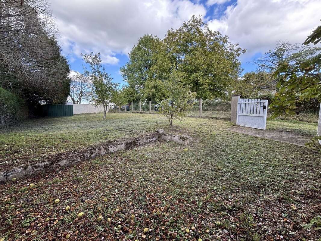 Maison à SAINT-BENIN-D&#039;AZY