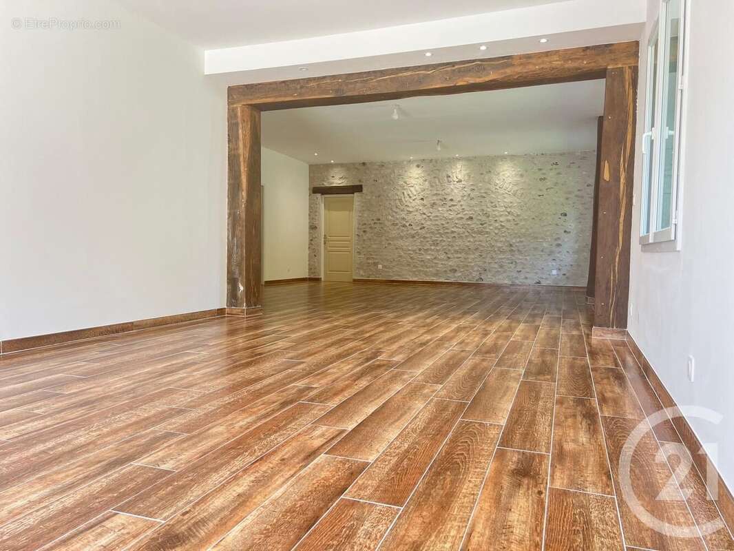 Maison à LA CHAUSSEE-D&#039;IVRY