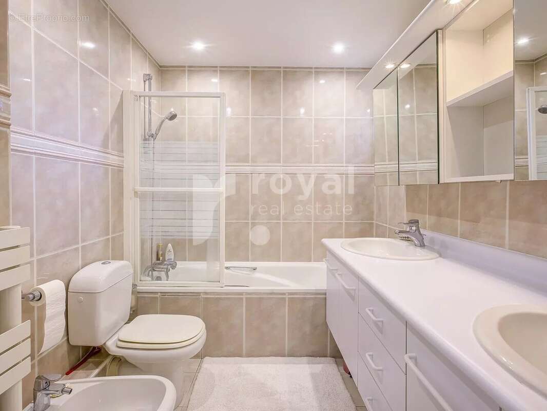 Appartement à MOUGINS