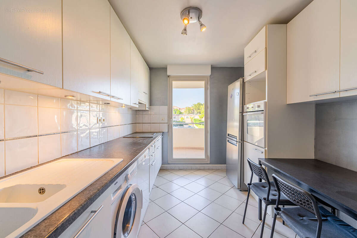 À vendre - Appartement 3 pièces avec terrasses, vue et parking, secteur saint mitre - photo 14