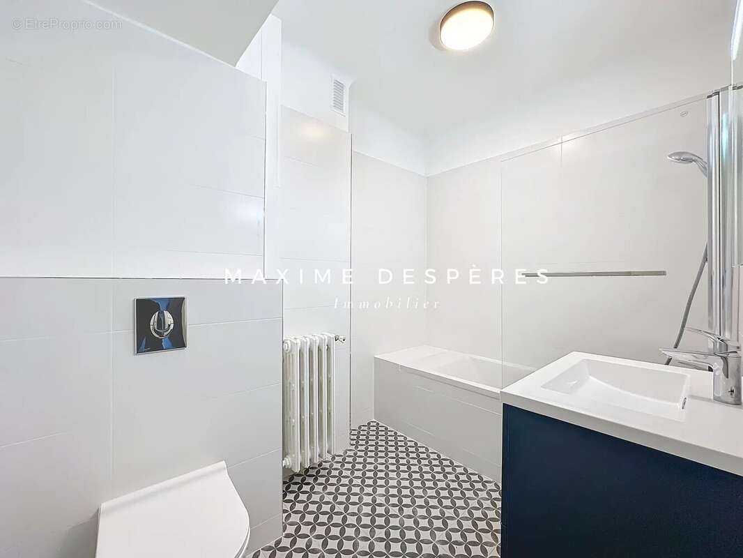 Appartement à COURBEVOIE