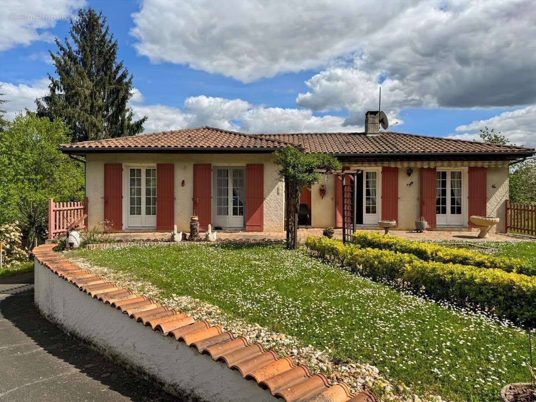 Maison à DOUZILLAC