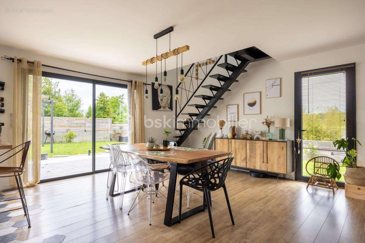 Maison récente de 102 m² avec jardin sans vis-à-vis – Briollay - Piscinable - photo 7